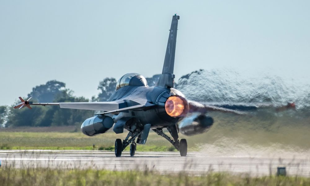 La Fuerza Aérea Argentina inicia los vuelos con F-16