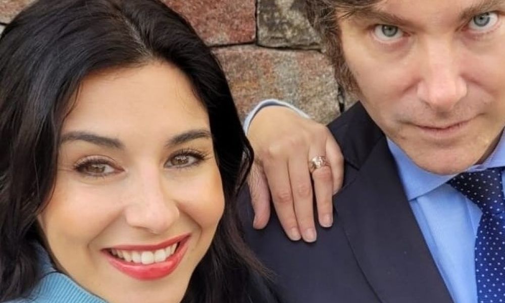 Marcela Pagano junto a Javier Milei