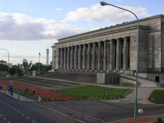 Paro universitario de 72 horas: Docentes y no docentes vuelven a las aulas vacías desde este miércoles