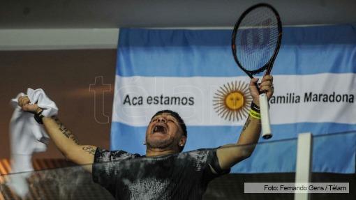 Del Potro le regaló su raqueta a Maradona