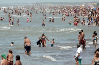 Heridos y 15 detenidos en Villa Gesell