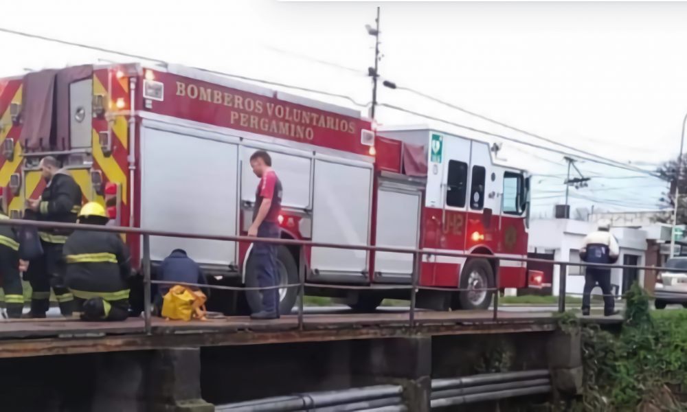 Pergamino: Un automóvil cayó a las aguas del arroyo Chuchú
