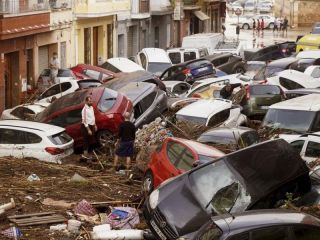 La furia de la naturaleza: tragedia y esperanza en medio de las inundaciones en Espaa