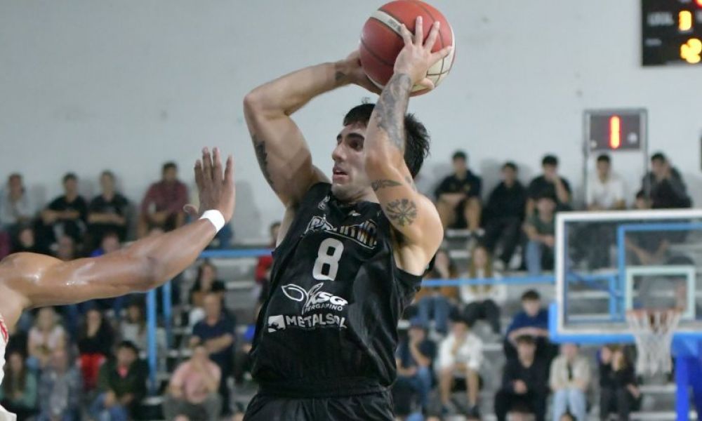 Pergamino golpeó al líder