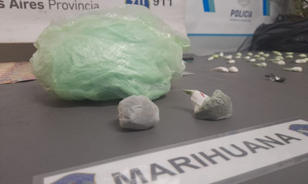 Estaba con arresto domiciliario y vendía drogas