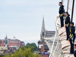 La fragata ARA Libertad arrib a Baltimore en su travesa por el Mar Caribe