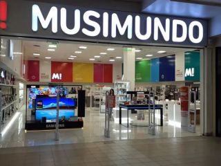 Musimundo cerró 20 sucursales y más de 100 trabajadores quedaron en la incertidumbre por la crisis de la empresa