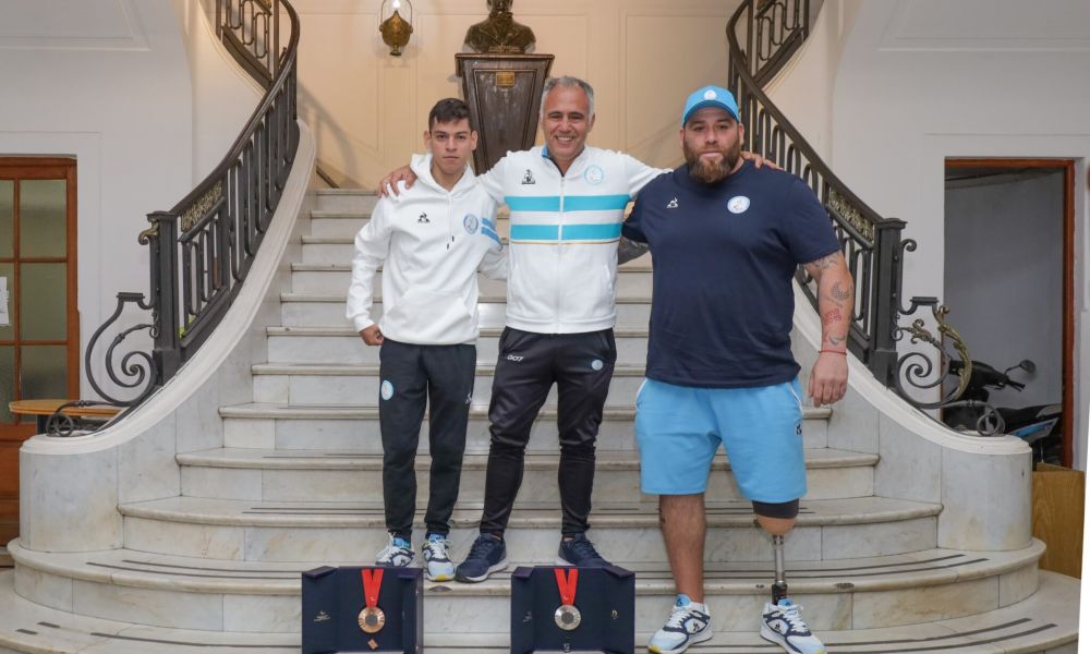 Bienvenida gloriosa a dos orgullos pergaminenses