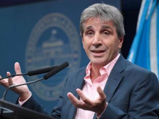 Caputo llam� a bancarizar los ahorros tras la puesta en marcha de la Ley de Inocencia Fiscal