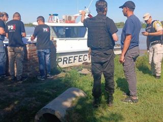 Misterio en el río Coronda: Dos hombres muertos en una lancha a la deriva