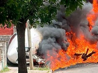 Tragedia en San Fernando: Un avin privado se estrella contra una casa y deja dos muertos