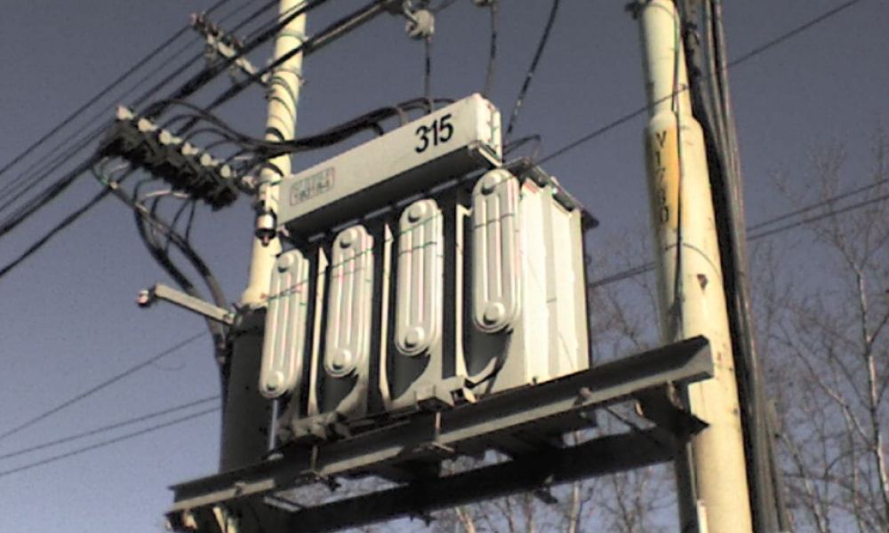 Un hombre intentó robar cables de un transformador