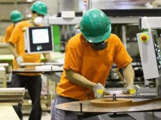 La industria pyme arranca el ao en alza, pero sigue lejos de la recuperacin plena