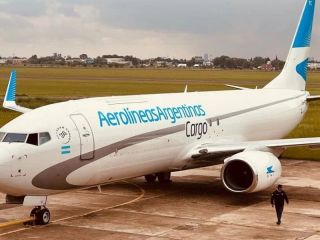 Aerolneas Argentinas presenta en Ezeiza su primer avin exclusivo para carga
