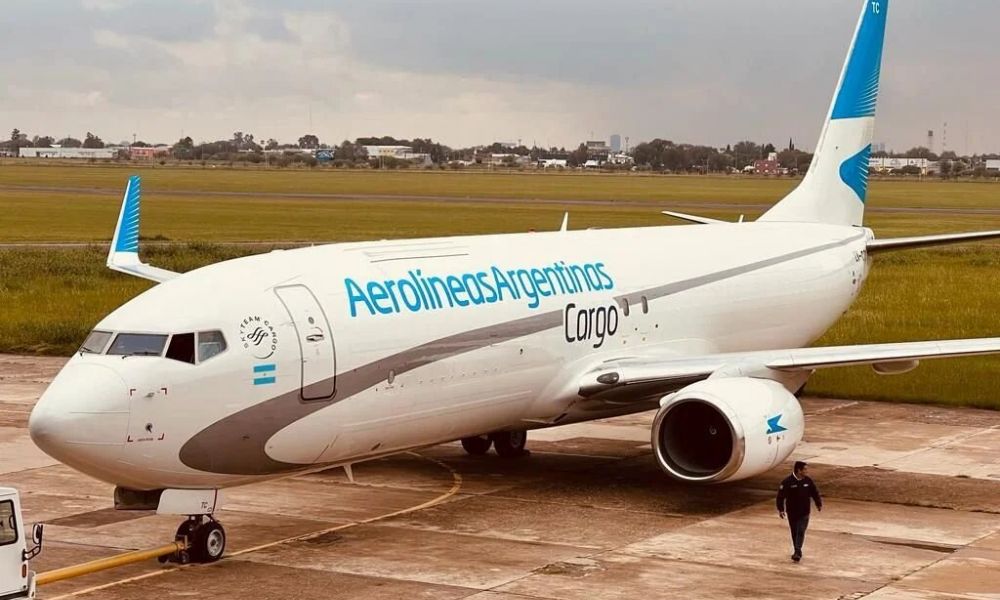 Aerolíneas Argentinas presentó su avión de carga
