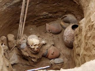 Un viaje milenario bajo tierra: Hallan tumba preincaica de la cultura Chancay en Lima