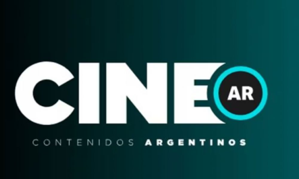 Protesta frente al INCAA contra el cierre de Cine.Ar