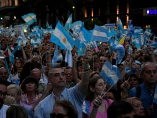 Viva la Democracia!