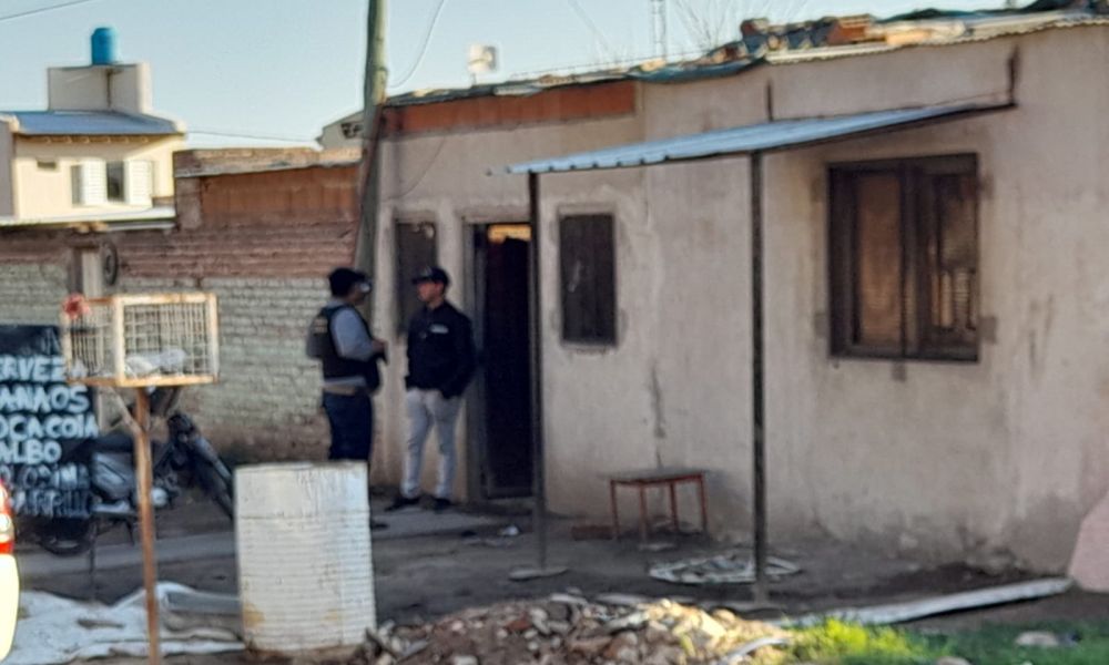 Dos hermanos arrestados por venta de drogas en Pergamino
