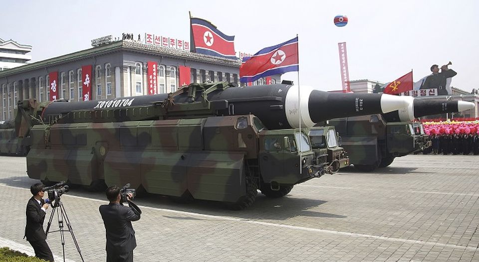 China llama a la calma en península de Corea