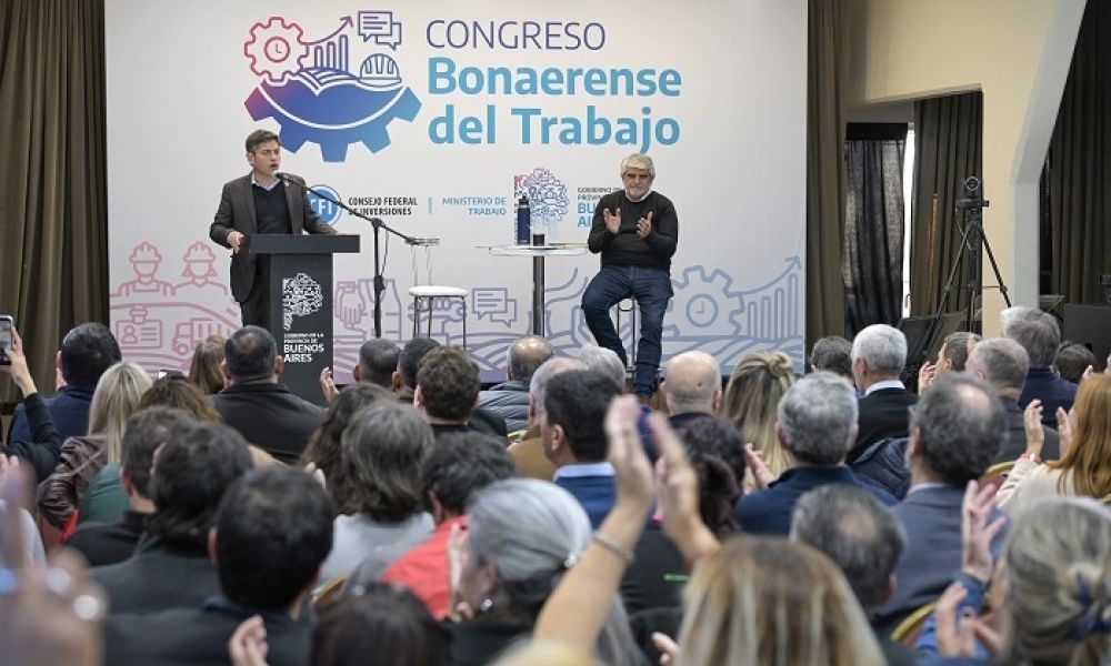 Kicillof reunió a la CGT y endureció sus críticas a Milei