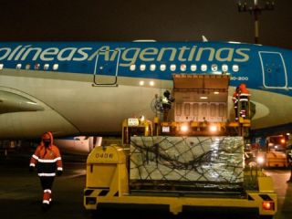 Parti� a la madrugada el noveno vuelo de Aerol�neas Argentinas para traer m�s vacunas desde Mosc�
