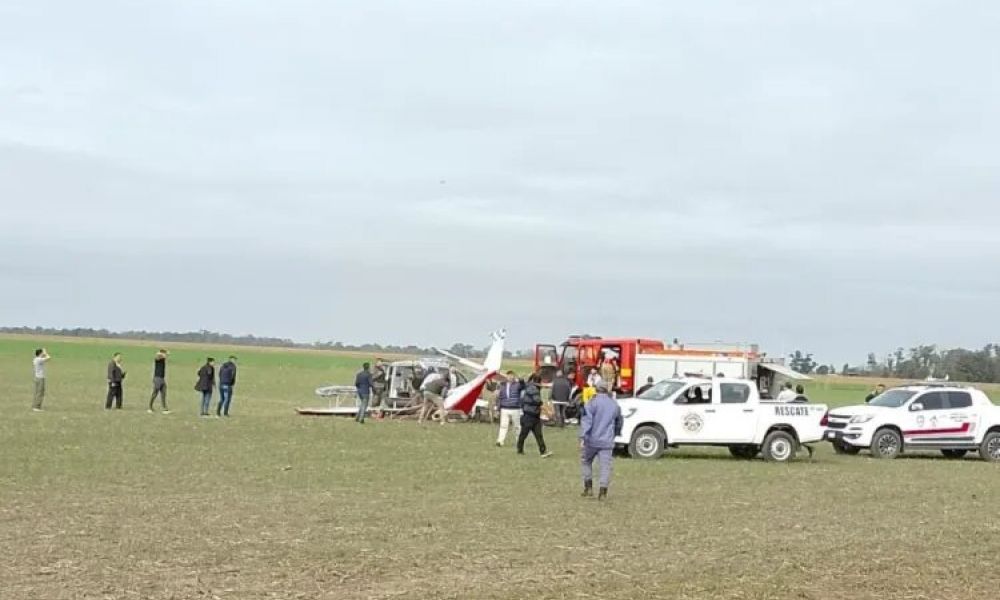 Cayó un avión mientras realizaba acrobacia