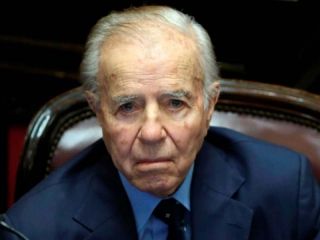 Muri� Carlos Sa�l Menem, una figura central en la joven democracia argentina