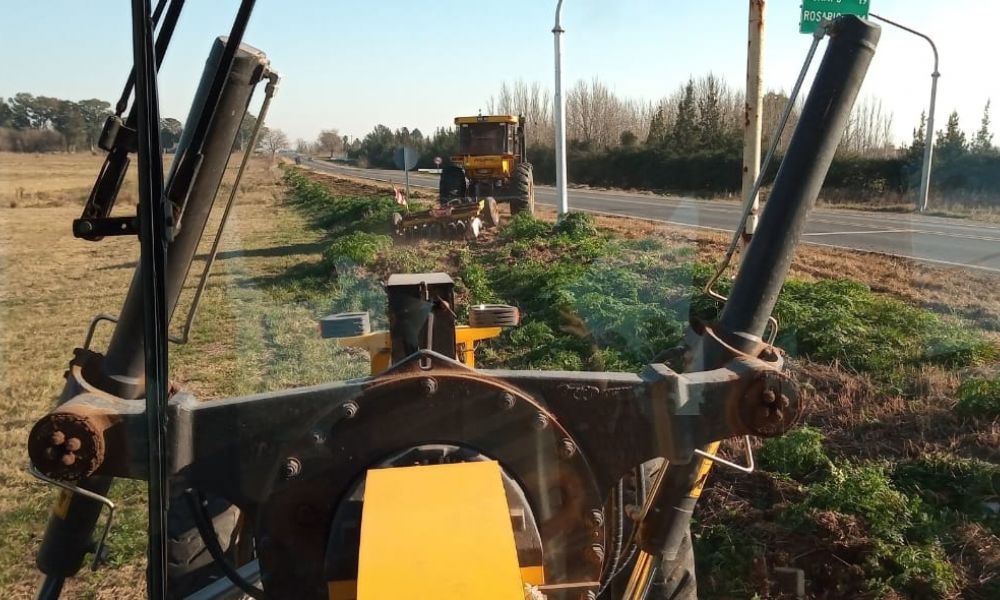 Trabajos en banquinas de la Ruta provincial 32