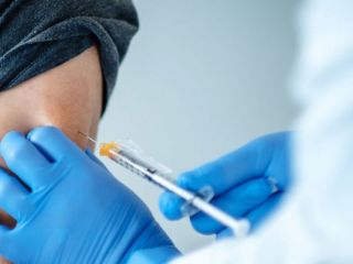 Mar del Plata: aplicaron vacunas vencidas AstraZeneca
