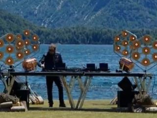 Publican en redes el show del DJ Hern�n Catt�neo en Bariloche durante el eclipse solar