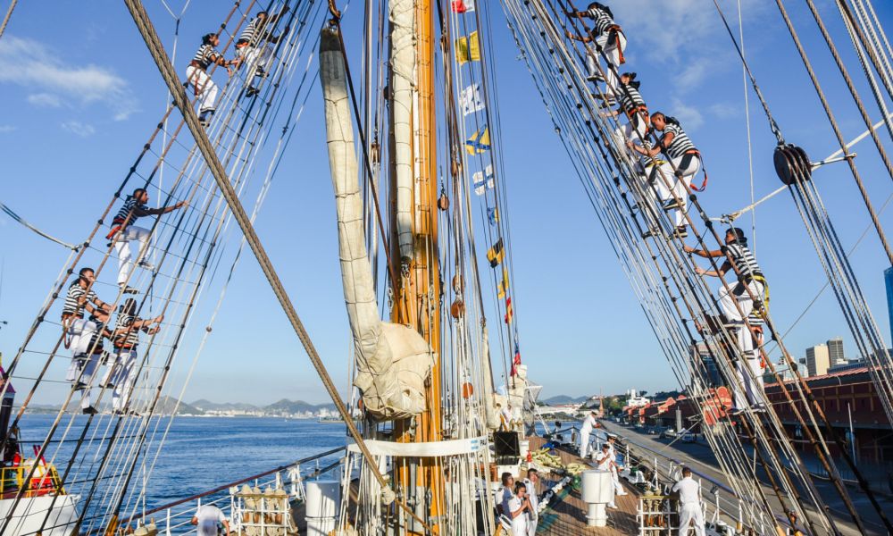 La Fragata ARA Libertad zarpa de Río de Janeiro
