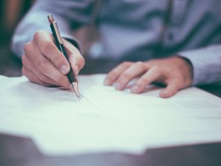 Investigan posible fraude con certificados falsos para cobrar seguros por enfermedad terminal