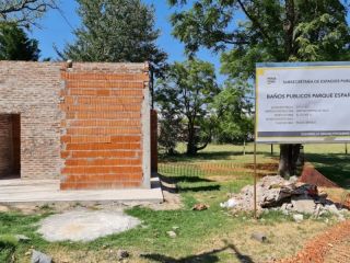 Pergamino: Se están construyendo Baños Públicos en Parque España