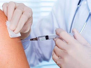 La campaa de vacunacin contra el coronavirus da prioridad a embarazadas y llega a adultos jvenes