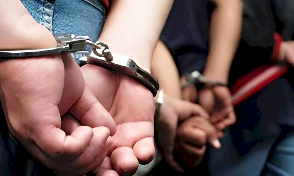 Desbaratan banda dedicada al robo de motos y venta de drogas