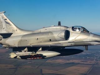 El fin de una era: La Fuerza Aérea retiró los históricos A-4AR Fightinghawk