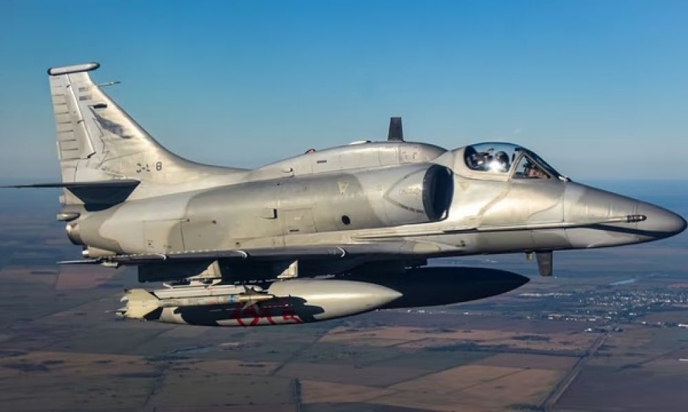 La Fuerza Aérea retiró los históricos A-4AR Fightinghawk