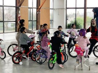 Educación vial y movilidad sustentable: Cientos de chicos participaron de una jornada sobre bicicletas