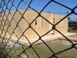 Solidaridad tras las rejas: Construccin de casas prefabricadas en una crcel bonaerense para donar