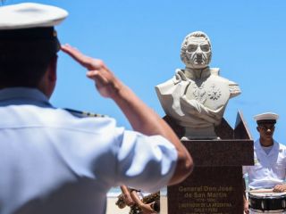 La Fragata ARA Libertad zarpa hacia nuevos horizontes tras visitar Recife