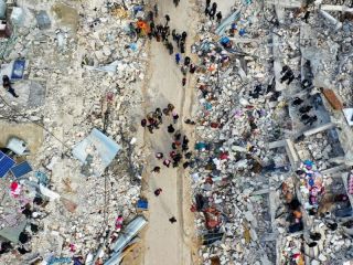 Sismo en Turquía y Siria: son más de 7.800 los muertos y 23 millones de afectados