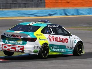 Domenech avanzó con fuerza y se metió entre los mejores en Rosario
