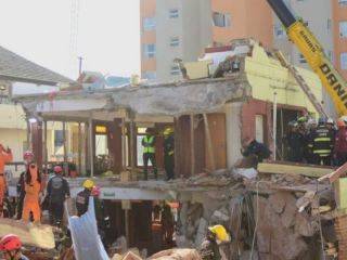 Contina intensa bsqueda de sobrevivientes en hotel derrumbado de Villa Gesell