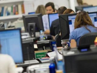 Aumento salarial y cronograma de pagos para empleados estatales bonaerenses