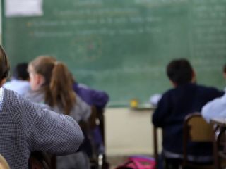 Colegios privados: Autorizan subas de cuotas en mayo y crece la presión sobre las familias