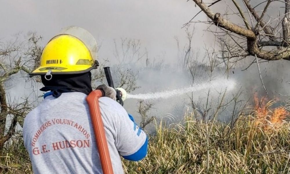 Bomberos de Hudson (Foto El Progreso)