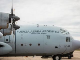 Emergencia en pleno vuelo: Un H�rcules de la Fuerza A�rea regres� a El Palomar tras un desperfecto t�cnico