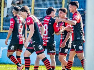 Douglas Haig arrancó la era Medina con una goleada y se prende arriba