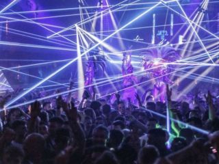 Noche en crisis: Discotecas advierten por el avance de fiestas clandestinas y piden cambios urgentes